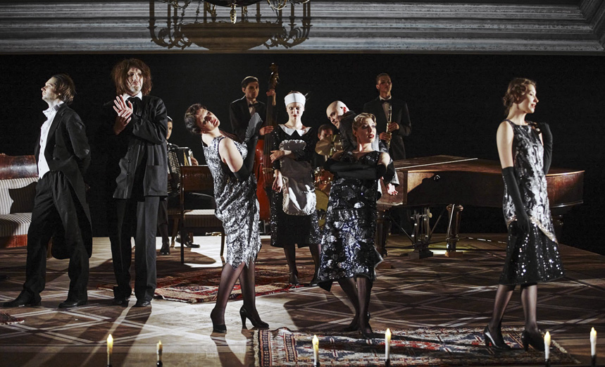 Зойкина квартира