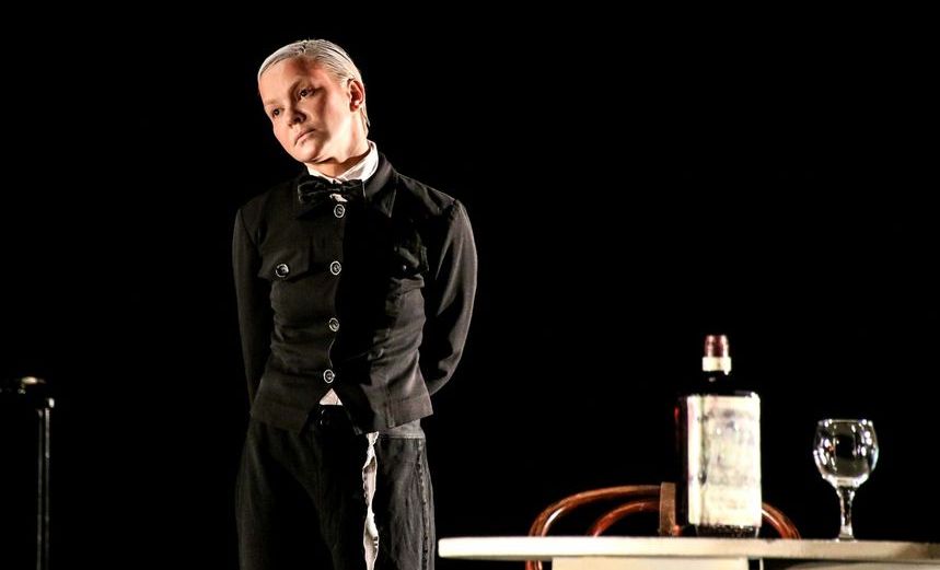 Барабаны в ночи