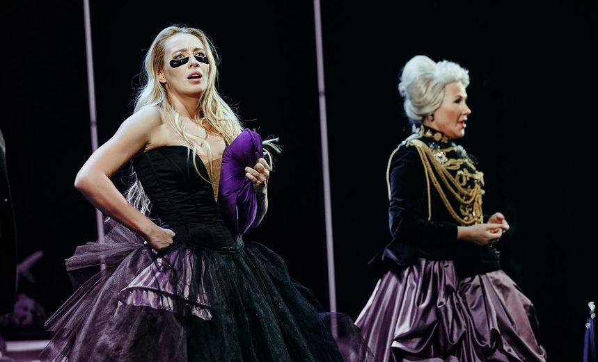 Красавец мужчина